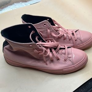 Converse x OPI Chuck Taylor All Star Highs 165729C_090
Color:-er & tatti…